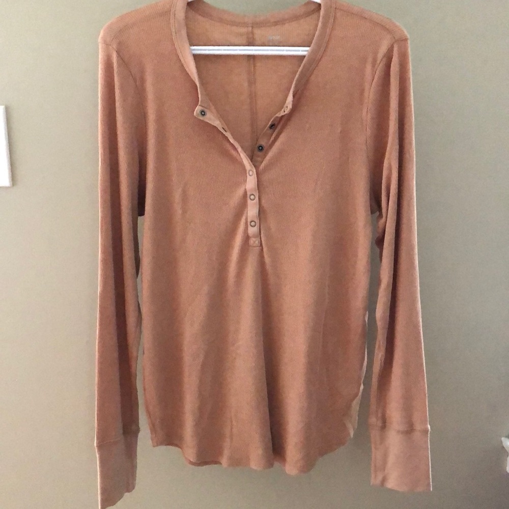 Aerie ribbed henley shirt